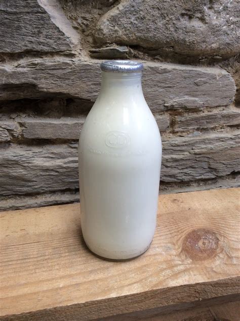 Glass Bottle Welsh Full Fat Milk 1 Pint Siop Y Pentre