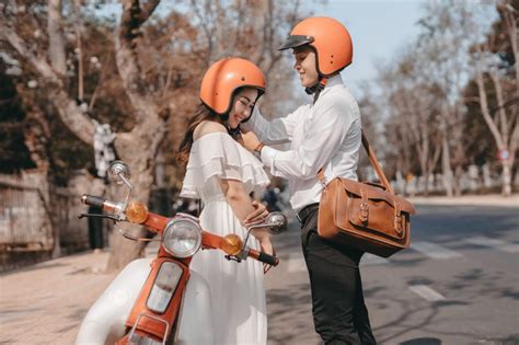 Makeup prewedding aku sengaja makeup. 10 Ide Prewedding Casual yang Simpel dan Romantis | Dailysia