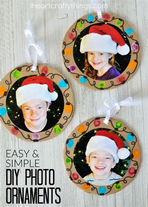 Make These Diy Christmas Photo Ornaments At Home To Give To