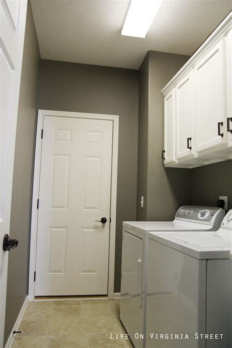 10 Small Laundry Room Paint Colors