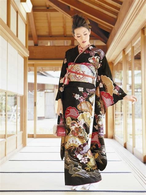 Japan History And Tradition — Furisode