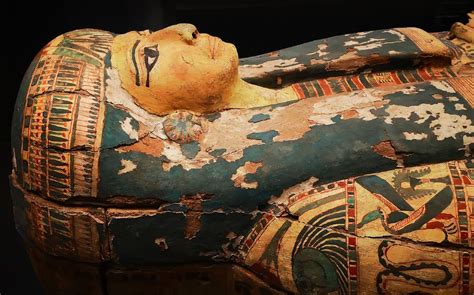 Egipto Descubren 59 Sarcófagos Con Momias Intactas De Hace 2 Mil Años