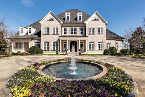 See Inside Kelly Clarksons Jaw Dropping Tennessee Mansion Pics