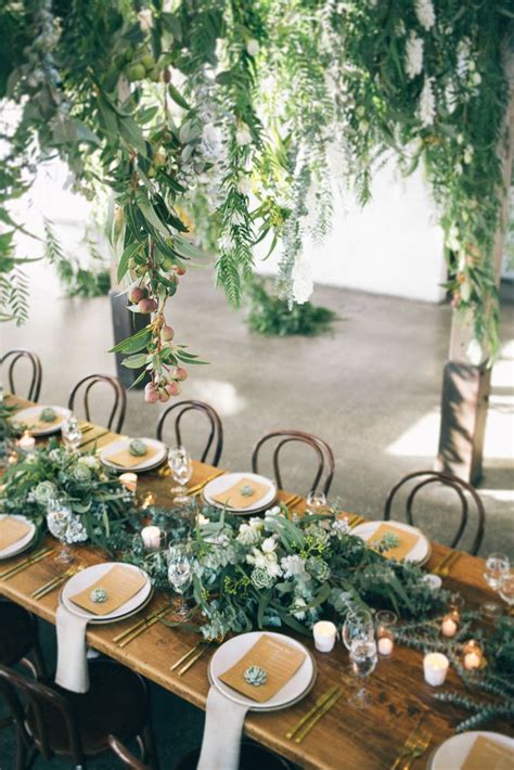 5 Tasteful Ways To Add The Liveliness Of Green In Your Wedding