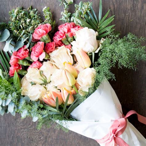 9 Ways To Make Grocery Store Bouquets Look Like A Million Bucks In 2020