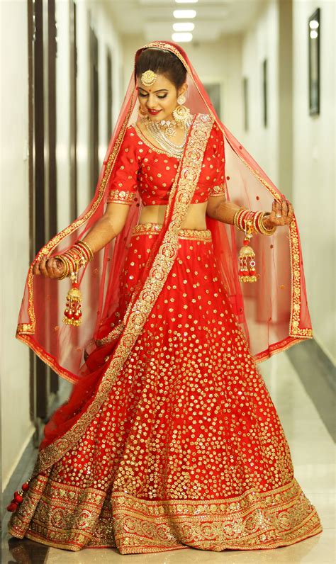 Bridal Lehenga Sabyasachi Red Indian Wedding Photography Poses