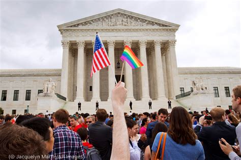 la cour suprême des États unis autorise le mariage gay