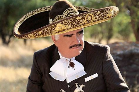 Vicente Fernandez Returned To Intensive Care With Pneumonia