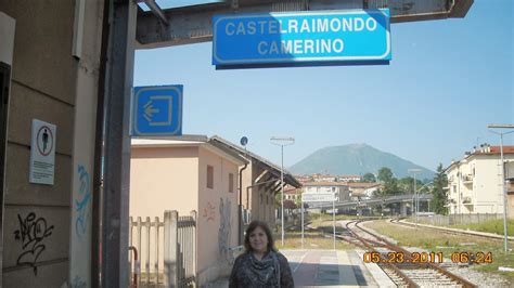 Passione Per Il Viaggio Castelraimondo Com A Estação De Trem Mais