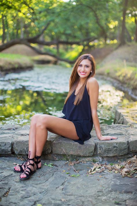 High School Senior Portrait Poses For Girls