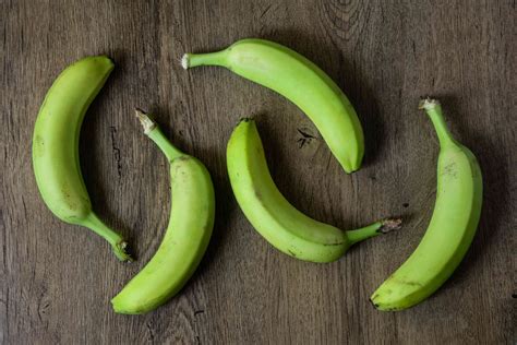 4 Ways to Use Green Bananas That Won't Ripen