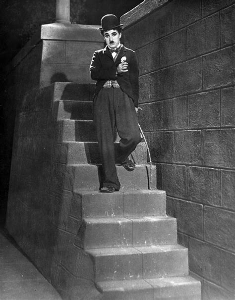 Modern times, in which the tramp runs afoul of industrialism, and city lights, perhaps chaplin's best blend of comedy enter your location to see which movie theaters are playing modern times / city lights near you. City Lights - Charlie Chaplin Photo (14440775) - Fanpop