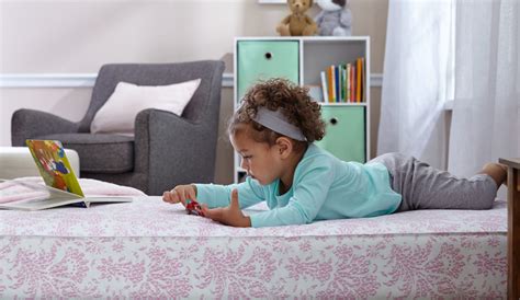 Your child moving to a toddler bed is a huge step. Tips for Transitioning to a Toddler Bed | SealyBaby.com