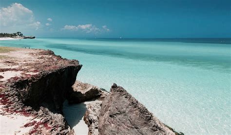10 Reasons You Need To Visit Cuba Now The World Up Closer