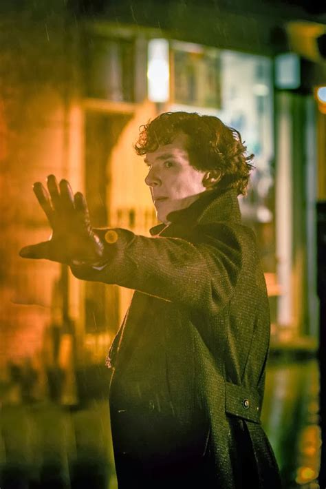 Season 1 ends with sherlock trying to save the lives of people taken hostage by a deranged bomber. BBC Sherlock Season 3 Episode # 1 "The Empty Hearse ...