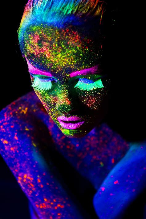 Pin By Anahi Jimenez Barajas On Black Light And Uv Paint Uv Makeup Dark Makeup Neon Photography