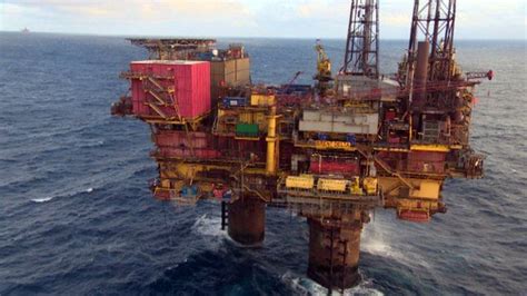 Shell Plans To Lift Huge Brent Oil Platform By Boat Bbc News