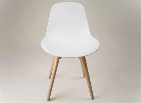 Chaise scandinave blanche et bois  infini photo