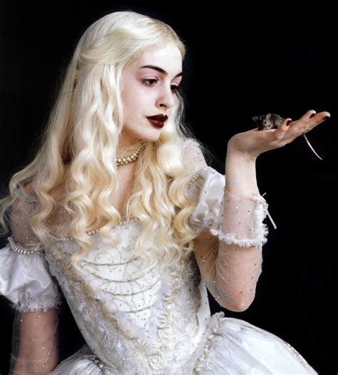 Anne Hathaway As Mirana Of Marmoreal White Queen Film Alice In