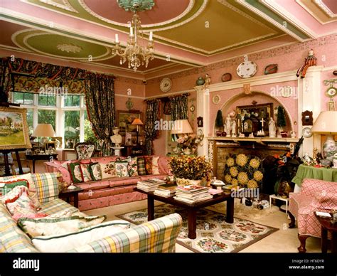Edwardian style living room Stock Photo - Alamy
