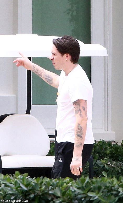 Brooklyn Beckham Hangs Out With Cruz And Harper Before His