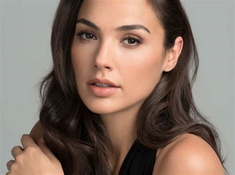 Wonder woman is a 2017 american superhero film based on the dc comics character of the same name, produced by dc films in association with ratpac entertainment and chinese company. Gal Gadot