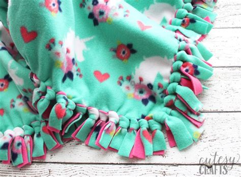 How To Make A Tie Blanket From Fleece Cutesy Crafts