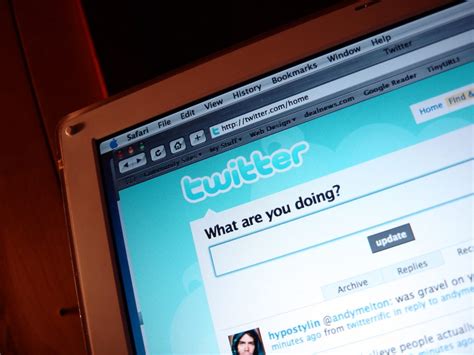Report Twitter Employees Paid To View Private Sex Messages