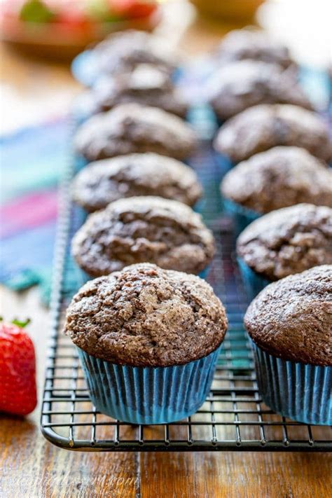 These old fashioned donut muffins remind me of a great cake donut complete with a sweet vanilla glaze. Old Fashioned Donut Muffins | Recipe in 2020 | Easy ...