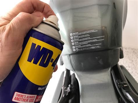 Hal itu disebabkan ternyata memasang bisa saja stiker tertekuk atau bergelembung saat sedang anda tempelkan. Cara Melepas Stiker Striping Motor Bawaan Pabrik Dengan ...