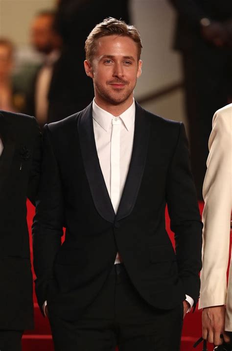 20 Celebrities Who Look Unbearably Flawless In Suits Celebrities Male Ryan Gosling Haircut