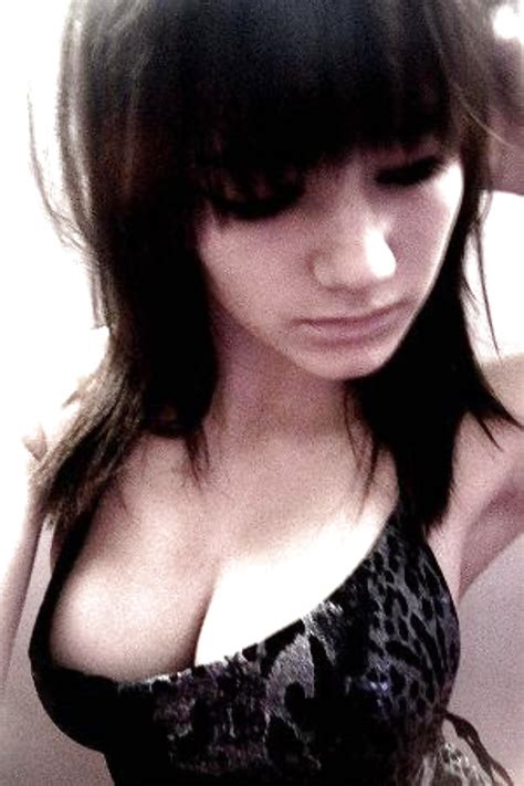 busty emo nackt