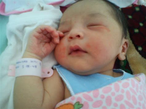 Baby hazel new born baby. Pasangan Dikenakan Caj RM162 Untuk Pegang Bayi Sendiri ...