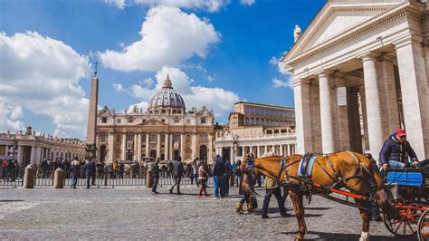 Visit St Peters Square In Rome Piazza San Pietro