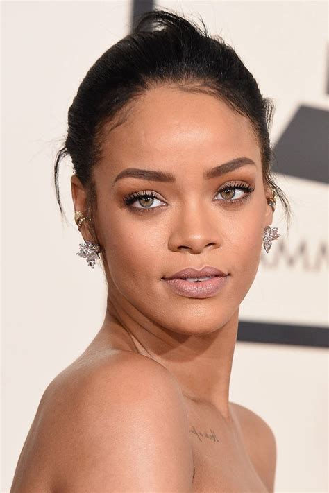Rihanna Lip Stunna Makeup Tutorial Glamour Uk