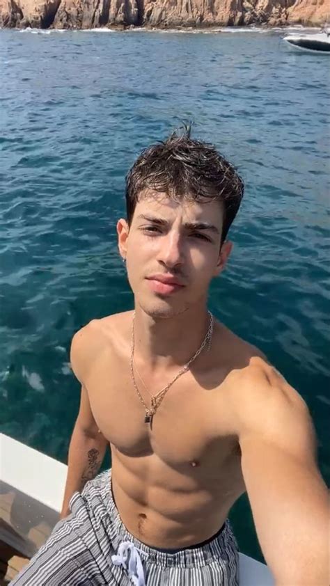 Influenceurs Gays Les Meilleurs Suivre Sur Instagram Manu Shirtless Men Rio