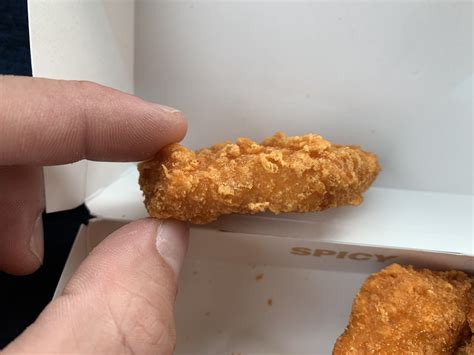 Review Mcdonald S New Spicy Chicken Mcnuggets Mashable