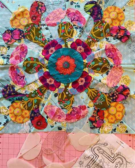 Pin By Robyn Gordon On Quilts Anna Maria Horner In 2020 Quilt