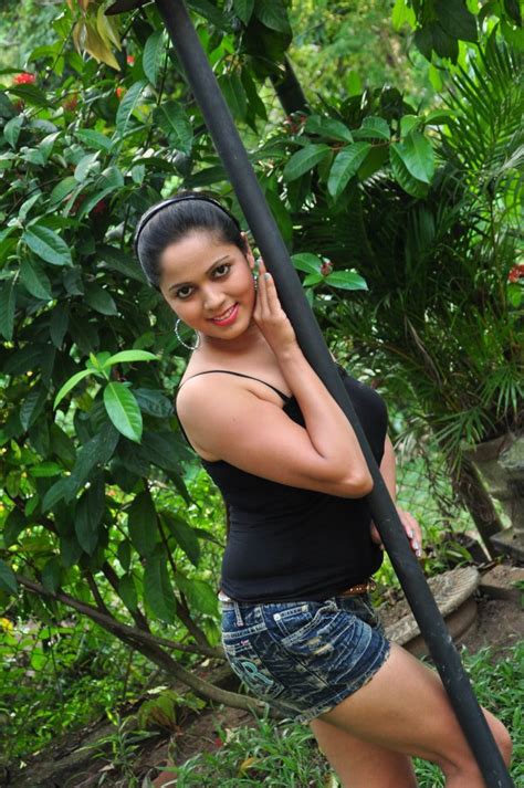 Sri Lankan Girlsceylon Hot Ladieslanka Sexy Girl Nethu Priyangika