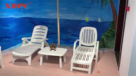 Wholesale Cheap Lightweight Outdoor Beach Plastic Folding Lounge Chair