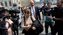 Allison Mack of ‘Smallville’ Pleads Guilty in Case of Nxivm ‘Sex Cult ...