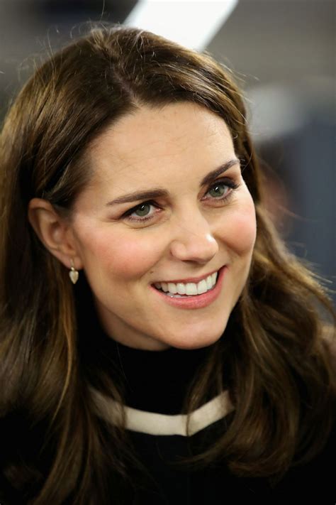 Pourquoi le prince william s'est attiré les foudres de son épouse. Kate Middleton Visits Acme Whistles in Birmingham, England ...