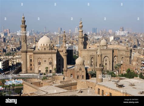 Mosquée Du Sultan Hassan Et Al Rifai Vu De La Citadelle De Saladin Au Caire Égypte Photo Stock