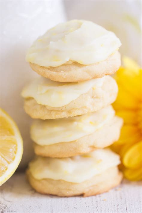 Apr 14, 2021 · no, you must use actual lemon extract to make these homemade lemon cookies. Iced Lemon Amish Sugar Cookies - The Gold Lining Girl