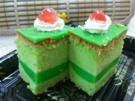 Sebab tu rasa kek lapis horlick dan juga kek lapis lain. My New Cubicle: Kek Lapis Pandan ( Pandan Layer Cake)