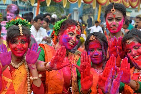 Follow the latest world news about politics, economy and lifestyle. Holi 2020 celebrations around the world: The festival of ...