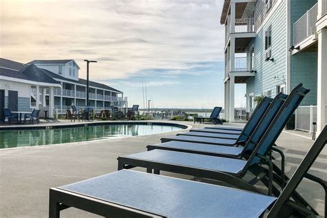 Marina Bay Hotel And Suites Chincoteague Island Va See Discounts