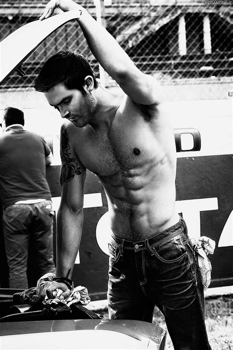 17 Best Images About Tyler Hoechlin Can You Say Gorgeous On Pinterest