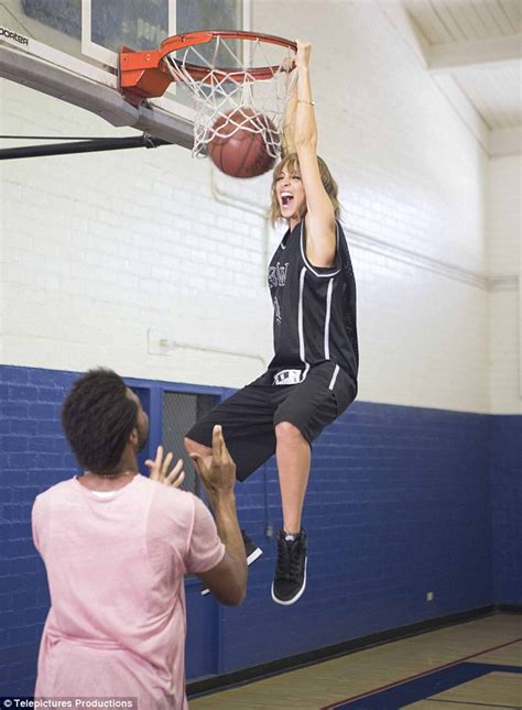 Nicole Richie Masters Slam Dunk But Gets Helping Hand From Pro