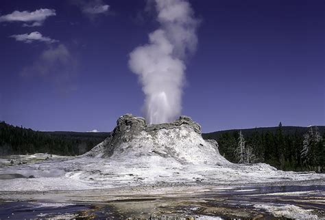 Castle Geyser Yellowstone National Park Wyoming The Cast Flickr